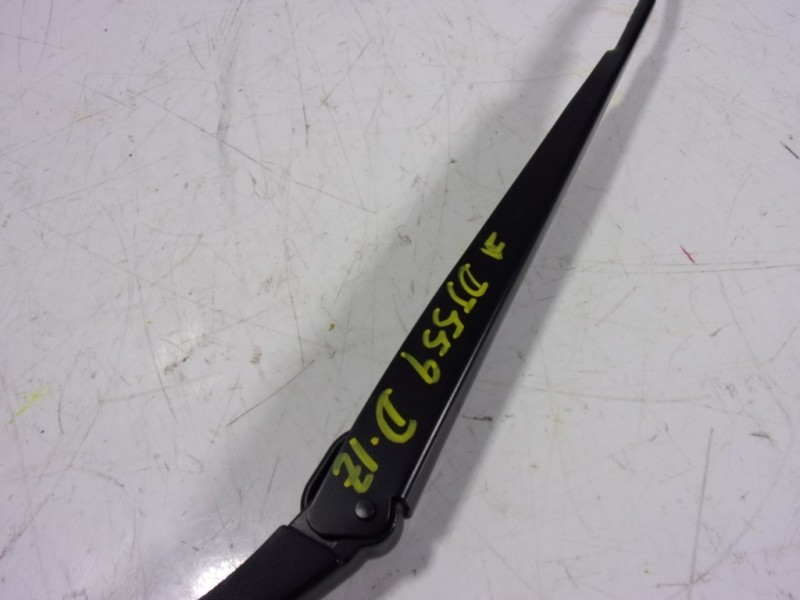 Recambio de brazo limpia delantero izquierdo para toyota proace referencia OEM IAM   