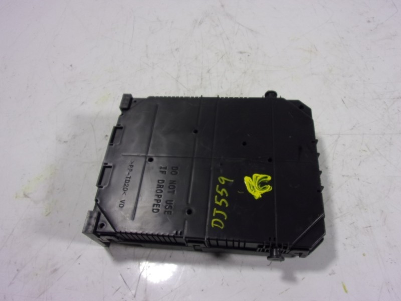 Recambio de caja reles / fusibles para toyota proace referencia OEM IAM  9832880280 