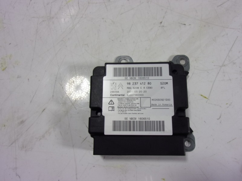 Recambio de centralita airbag para toyota proace referencia OEM IAM  9823741280 