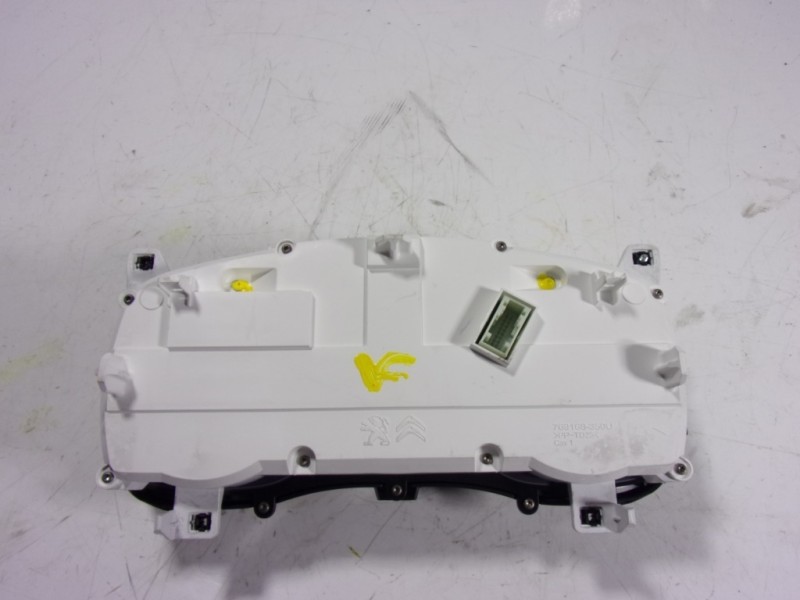 Recambio de cuadro instrumentos para toyota proace referencia OEM IAM  9837472880 