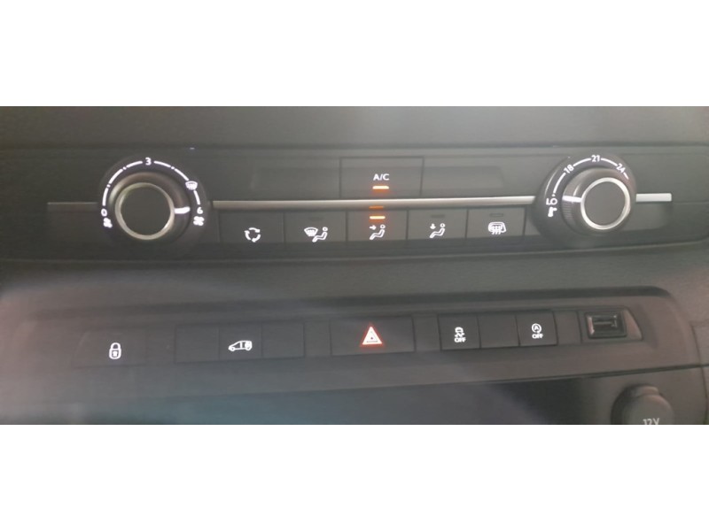 Recambio de mando climatizador para toyota proace referencia OEM IAM  98340416ZD 