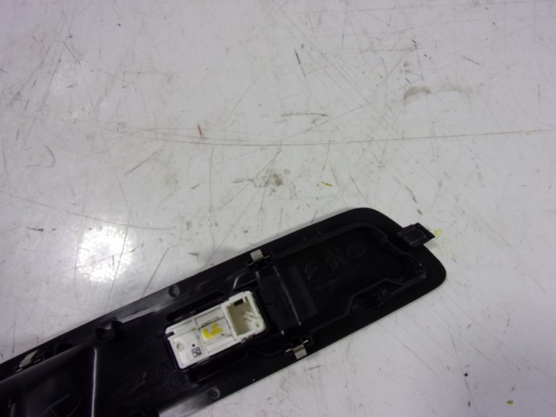 Recambio de mando elevalunas delantero derecho para toyota proace referencia OEM IAM  98144407ZD 