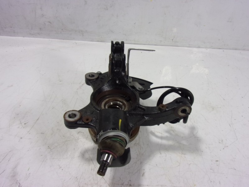 Recambio de mangueta delantera derecha para toyota proace referencia OEM IAM   