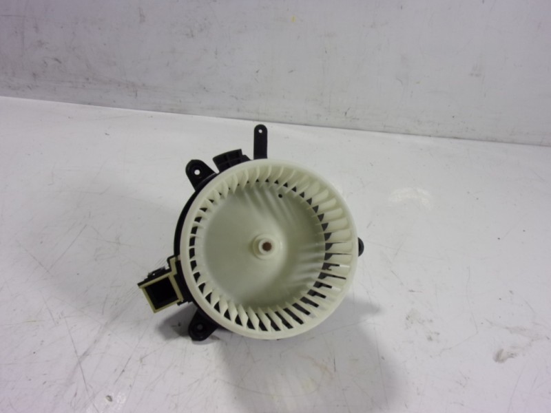 Recambio de motor calefaccion para toyota proace referencia OEM IAM   