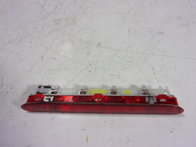 Recambio de piloto trasero central para toyota proace referencia OEM IAM   