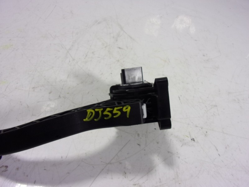 Recambio de potenciometro pedal para toyota proace referencia OEM IAM  9838028180 