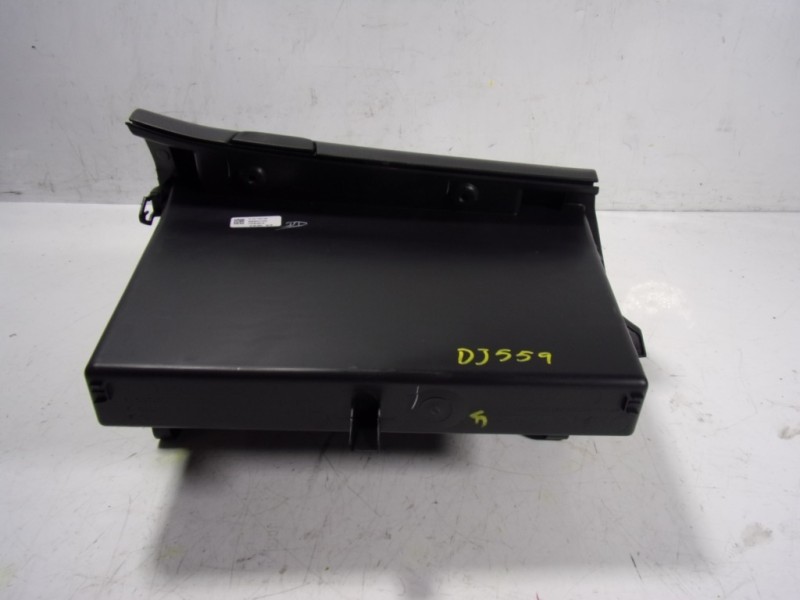 Recambio de guantera para toyota proace referencia OEM IAM   