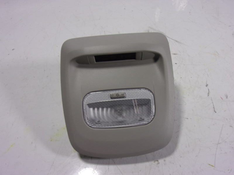 Recambio de piloto interior para toyota proace referencia OEM IAM   