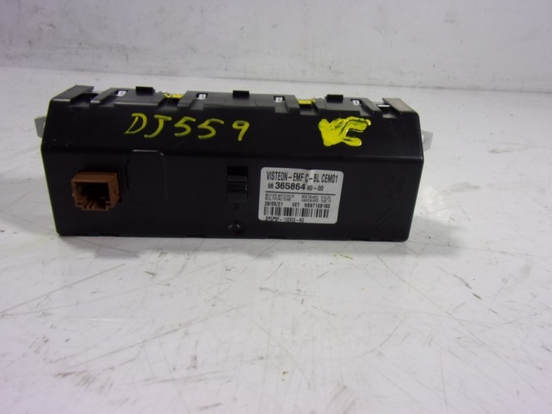 Recambio de pantalla multifuncion para toyota proace referencia OEM IAM  9836586480 