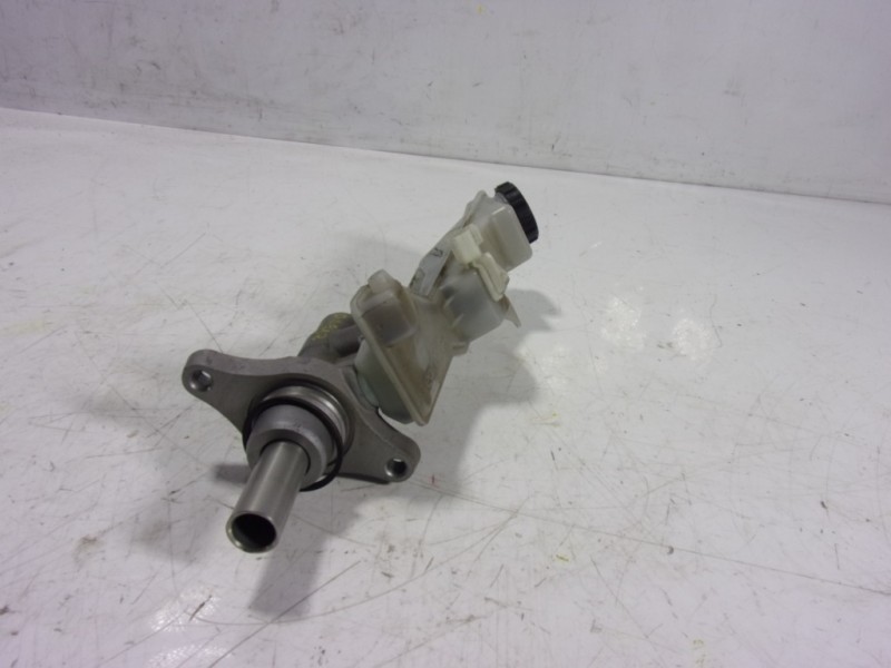 Recambio de bomba freno para mazda cx-5 center-line 2wd referencia OEM IAM KDY34340ZA  