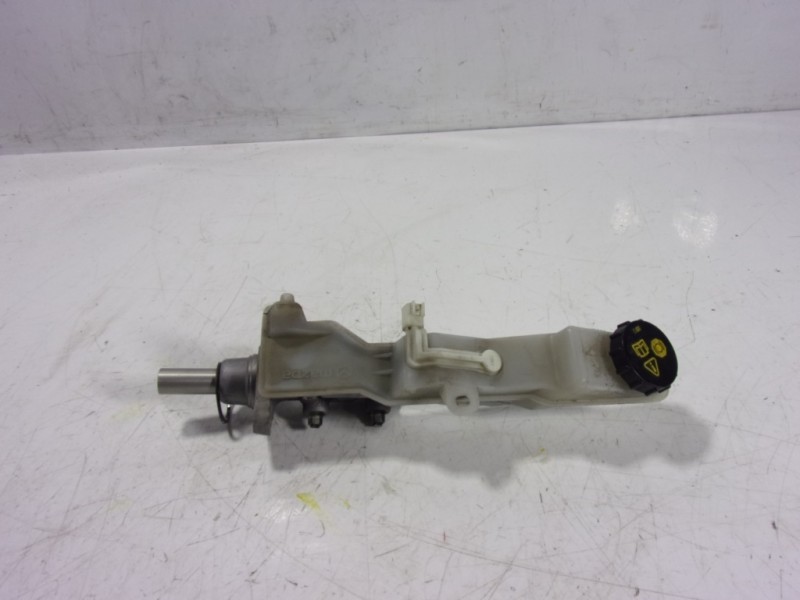 Recambio de bomba freno para mazda cx-5 center-line 2wd referencia OEM IAM KDY34340ZA  