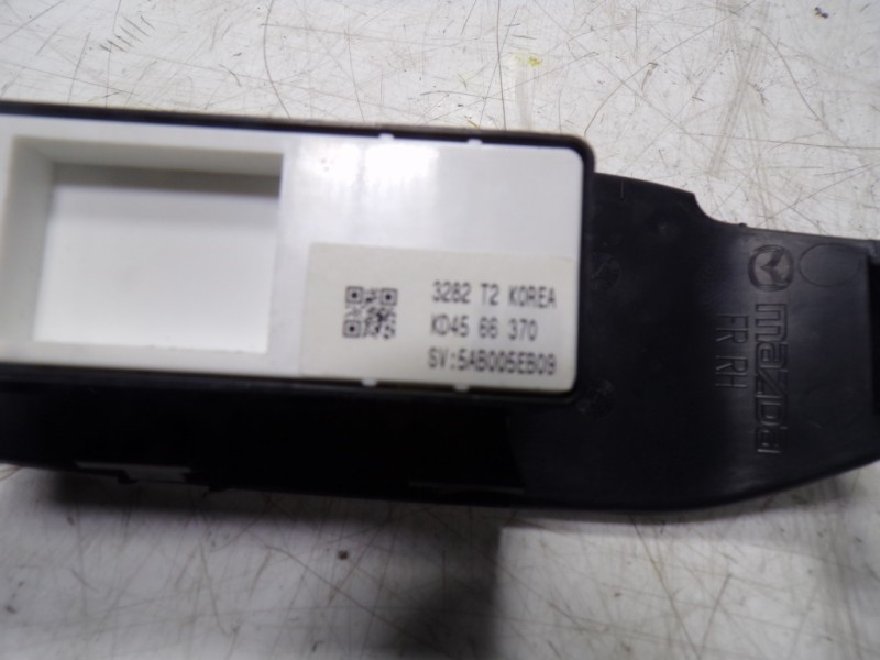Recambio de mando elevalunas delantero derecho para mazda cx-5 center-line 2wd referencia OEM IAM KD4566370 KD4566370 