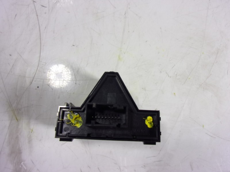 Recambio de warning para opel corsa d 1.3 16v cdti referencia OEM IAM 91164954 91164953 