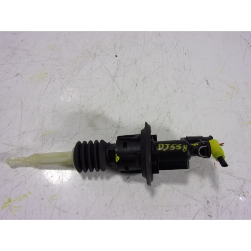 Recambio de bomba embrague para toyota proace referencia OEM IAM  9809425480 