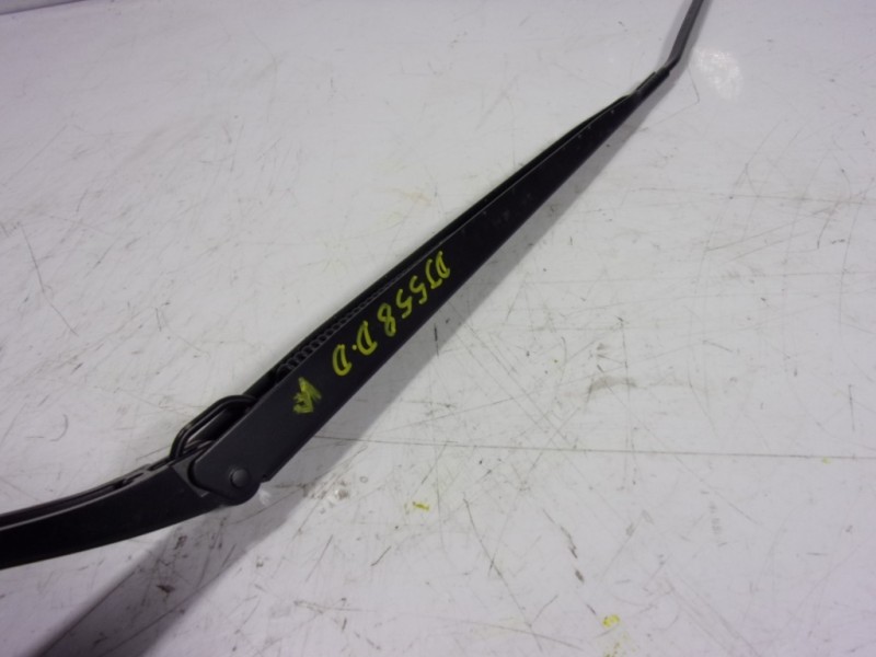 Recambio de brazo limpia delantero derecho para toyota proace referencia OEM IAM   