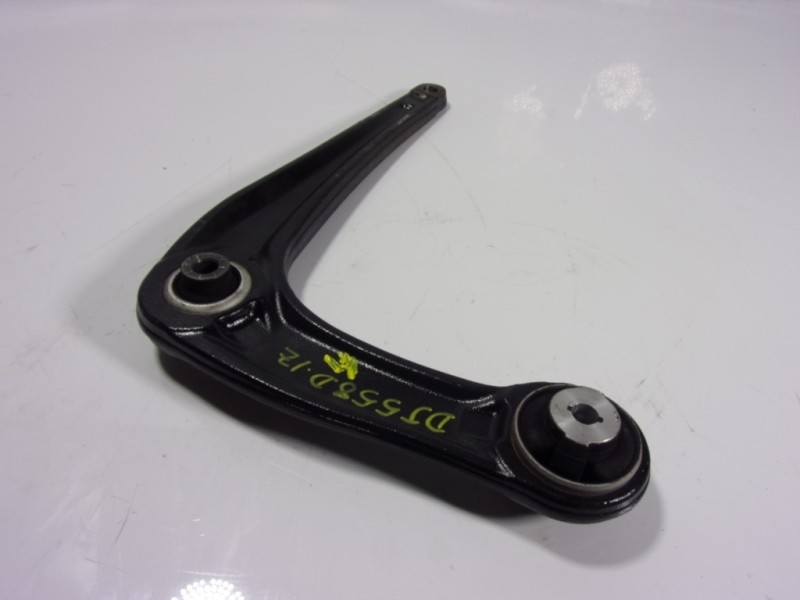 Recambio de brazo suspension inferior delantero izquierdo para toyota proace referencia OEM IAM   