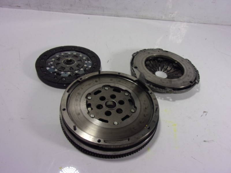 Recambio de kit embrague para toyota proace referencia OEM IAM   