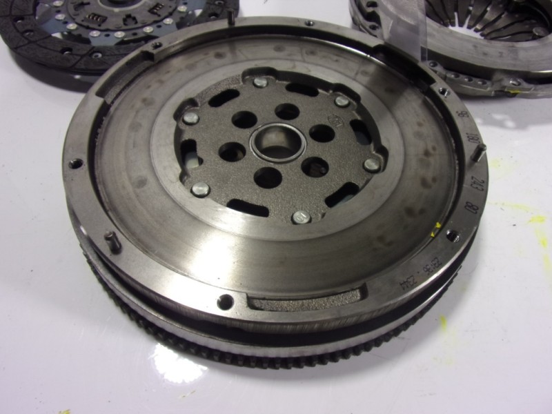 Recambio de kit embrague para toyota proace referencia OEM IAM   