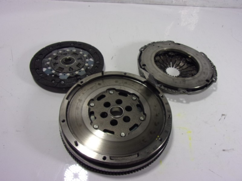 Recambio de kit embrague para toyota proace referencia OEM IAM   