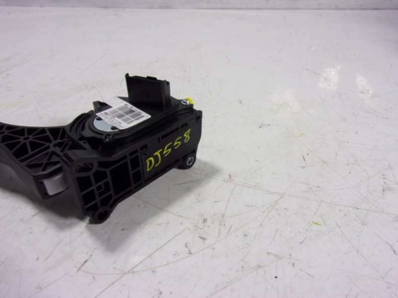 Recambio de potenciometro pedal para toyota proace referencia OEM IAM  9838028180 