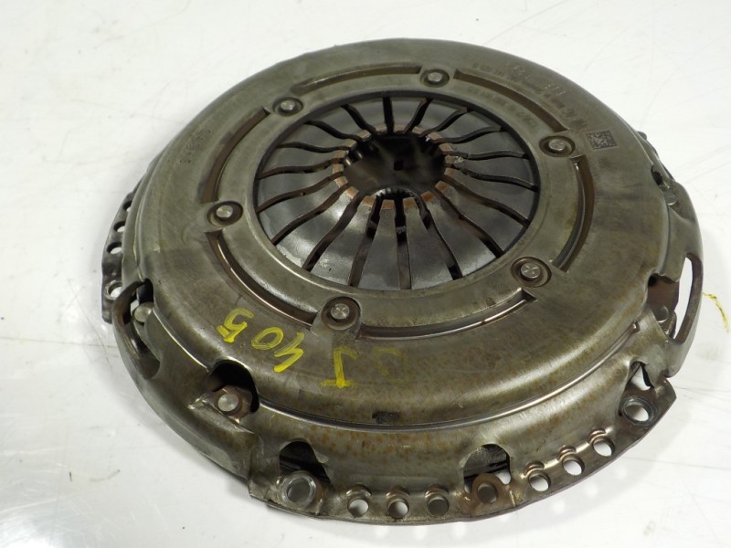 Recambio de kit embrague para volkswagen polo 1.0 tsi referencia OEM IAM 04C141031C  