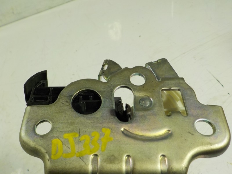 Recambio de cerradura maletero / porton para skoda rapid 1.6 tdi dpf referencia OEM IAM 8R0827505A 8R0827505A 