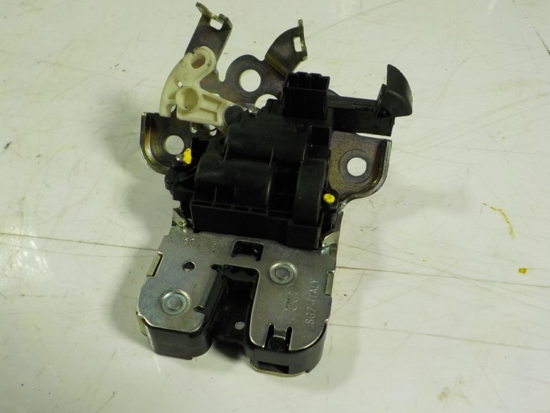 Recambio de cerradura maletero / porton para skoda rapid 1.6 tdi dpf referencia OEM IAM 8R0827505A 8R0827505A 