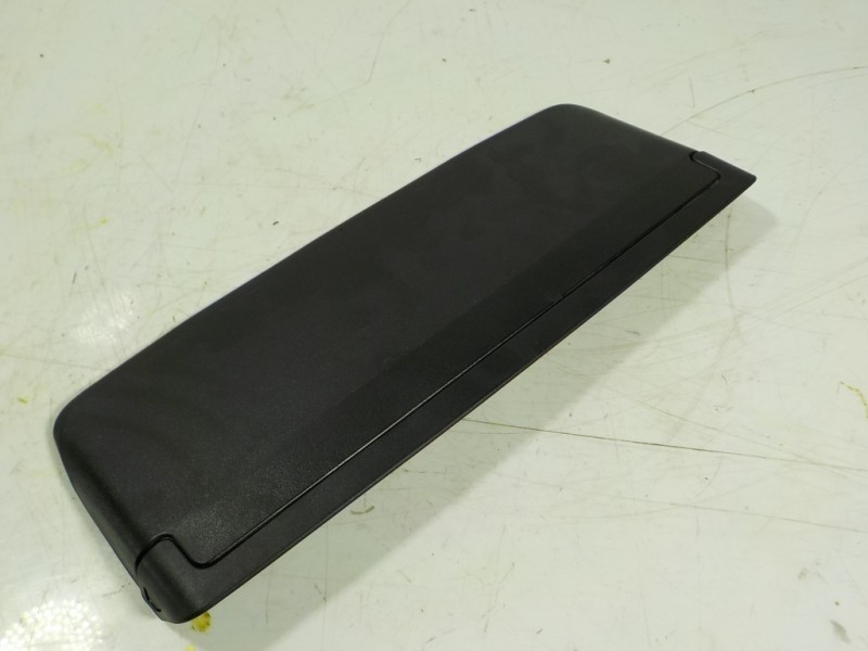 Recambio de piloto trasero central para skoda rapid 1.6 tdi dpf referencia OEM IAM 5JH945097B9B9  