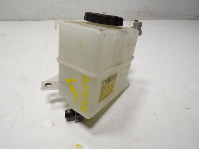 Recambio de deposito servo para toyota rav 4 advance hybrid referencia OEM IAM 4722078010  