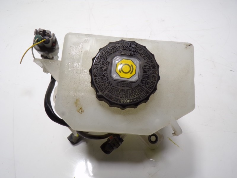 Recambio de deposito servo para toyota rav 4 advance hybrid referencia OEM IAM 4722078010  