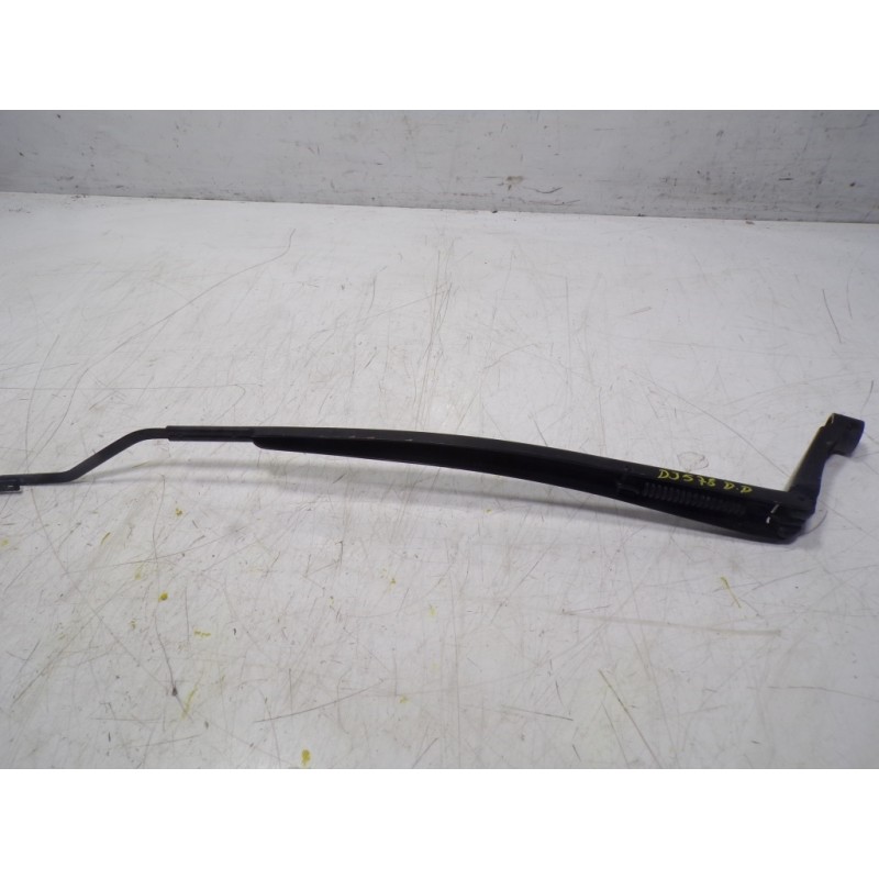 Recambio de brazo limpia delantero derecho para toyota rav 4 advance hybrid referencia OEM IAM 8521142140  