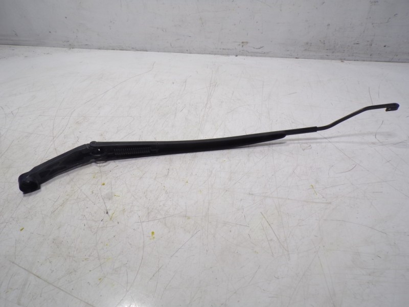 Recambio de brazo limpia delantero derecho para toyota rav 4 advance hybrid referencia OEM IAM 8521142140  