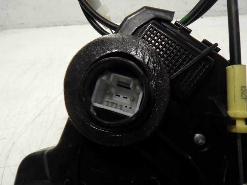 Recambio de cerradura puerta delantera izquierda para toyota rav 4 advance hybrid referencia OEM IAM 6904042241 7091116 