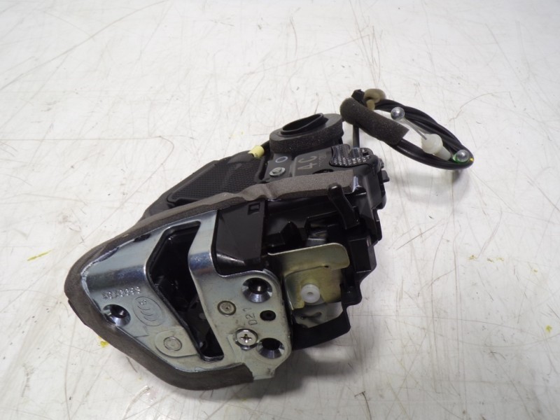 Recambio de cerradura puerta trasera izquierda para toyota rav 4 advance hybrid referencia OEM IAM 6906033120 7091200 