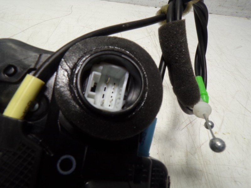 Recambio de cerradura puerta trasera izquierda para toyota rav 4 advance hybrid referencia OEM IAM 6906033120 7091200 