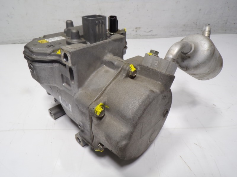 Recambio de compresor aire acondicionado para toyota rav 4 advance hybrid referencia OEM IAM 8837033030 0422000533 0422000533