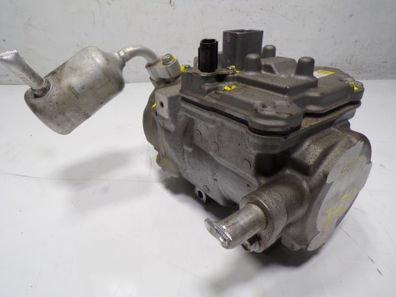 Recambio de compresor aire acondicionado para toyota rav 4 advance hybrid referencia OEM IAM 8837033030 0422000533 0422000533