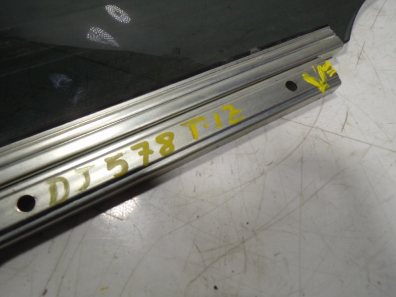 Recambio de cristal puerta trasero izquierdo para toyota rav 4 advance hybrid referencia OEM IAM 6811442150  