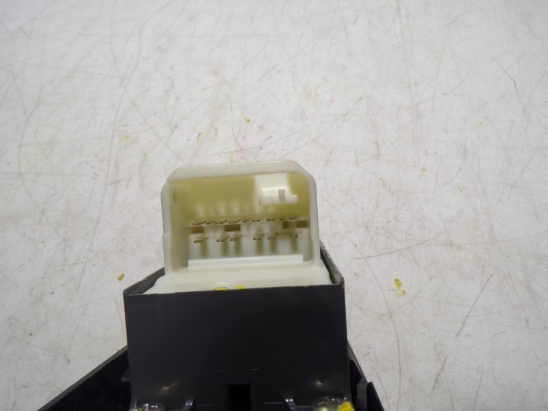 Recambio de mando elevalunas delantero izquierdo para toyota rav 4 advance hybrid referencia OEM IAM 8482042210  