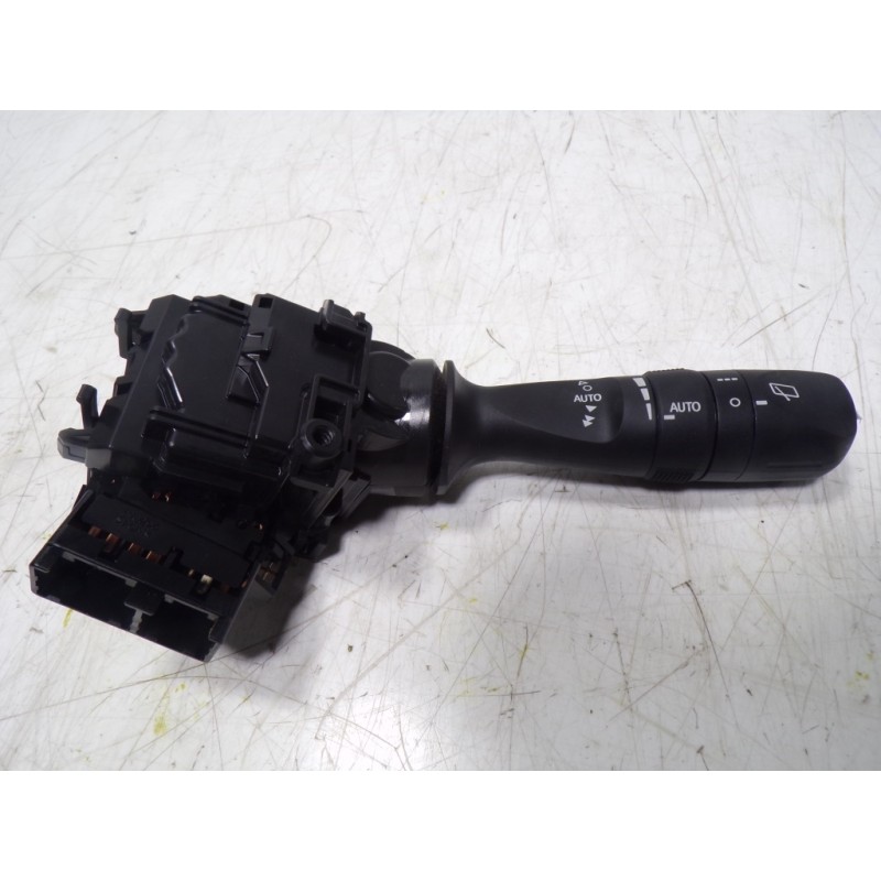 Recambio de mando limpia para toyota rav 4 advance hybrid referencia OEM IAM 8465212A90  