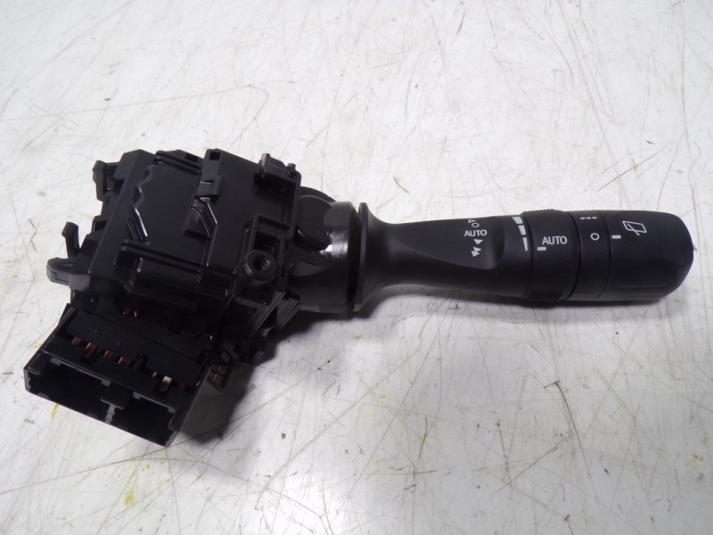 Recambio de mando limpia para toyota rav 4 advance hybrid referencia OEM IAM 8465212A90  