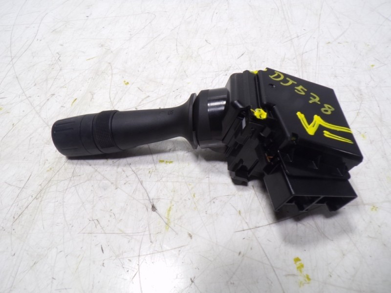 Recambio de mando limpia para toyota rav 4 advance hybrid referencia OEM IAM 8465212A90  