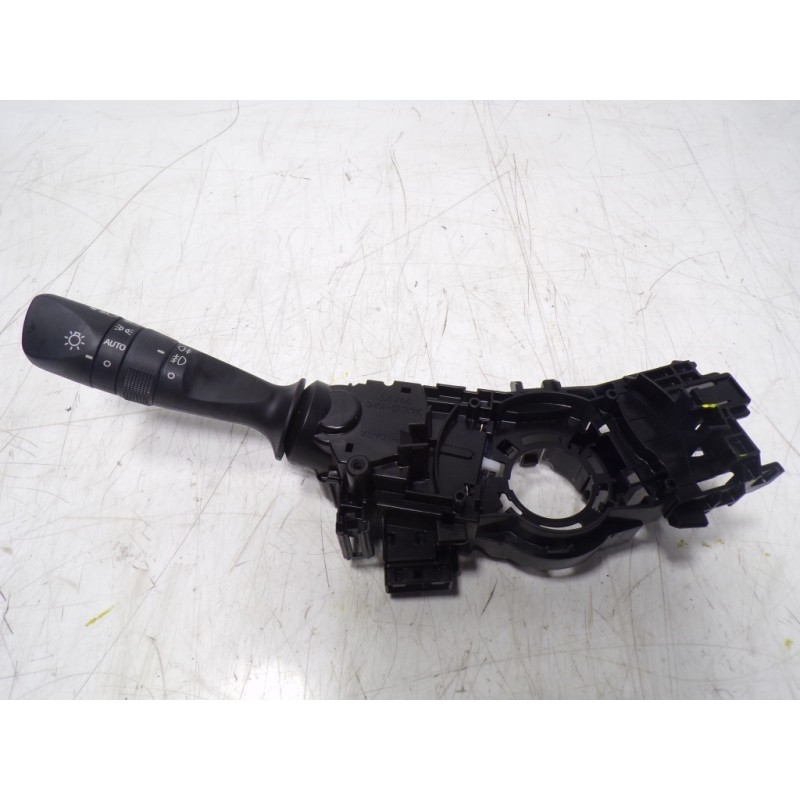 Recambio de mando luces para toyota rav 4 advance hybrid referencia OEM IAM 8414033250  