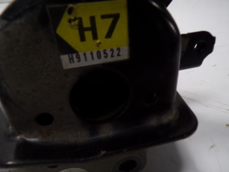 Recambio de soporte motor derecho para toyota rav 4 advance hybrid referencia OEM IAM 1230536090 H9110522 