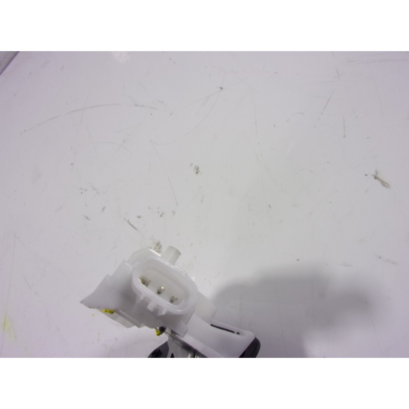 Recambio de cerradura maletero / porton para toyota yaris cross 1.5 vvti 16 v 55 kw referencia OEM IAM 693500D250  