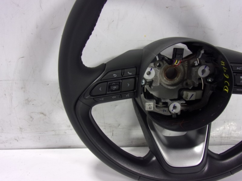 Recambio de volante para toyota yaris cross 1.5 vvti 16 v 55 kw referencia OEM IAM 45100K0140C1  