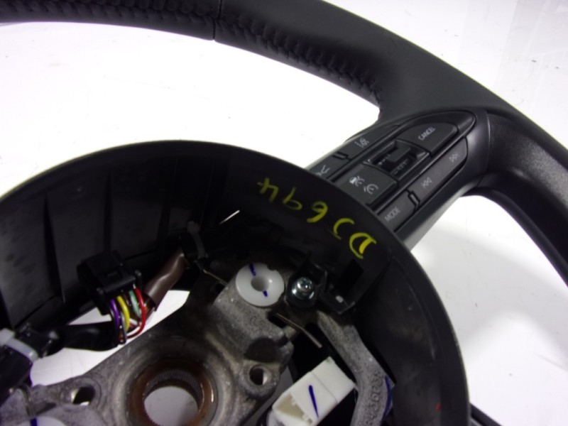 Recambio de volante para toyota yaris cross 1.5 vvti 16 v 55 kw referencia OEM IAM 45100K0140C1  