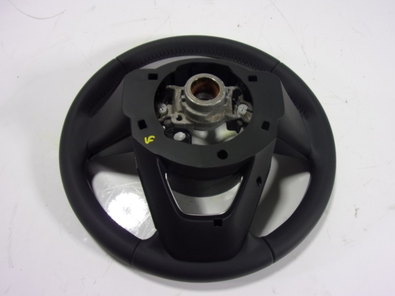 Recambio de volante para toyota yaris cross 1.5 vvti 16 v 55 kw referencia OEM IAM 45100K0140C1  
