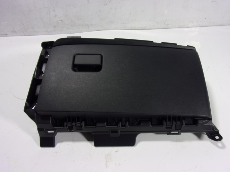 Recambio de guantera para toyota yaris cross 1.5 vvti 16 v 55 kw referencia OEM IAM 55550K0030C0  