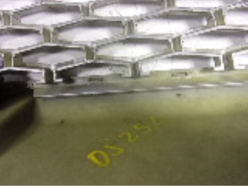 Recambio de rejilla para land rover range rover sport 2.7 td v6 cat referencia OEM IAM   